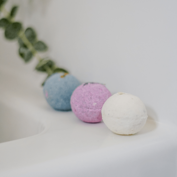 Mini natural bath bombs